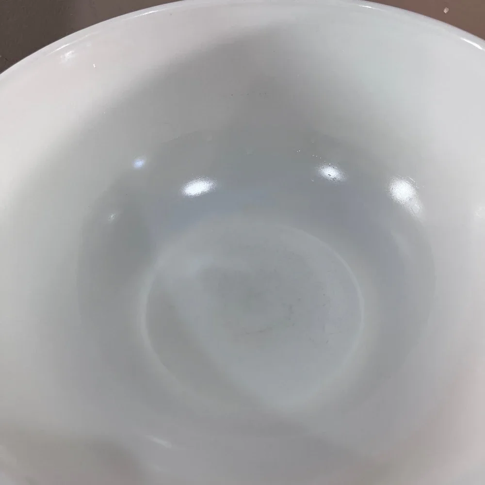 Vtg Pyrex True Opal White 404 Mixing Bowl 4 Qt Milk Glass Round Nesting